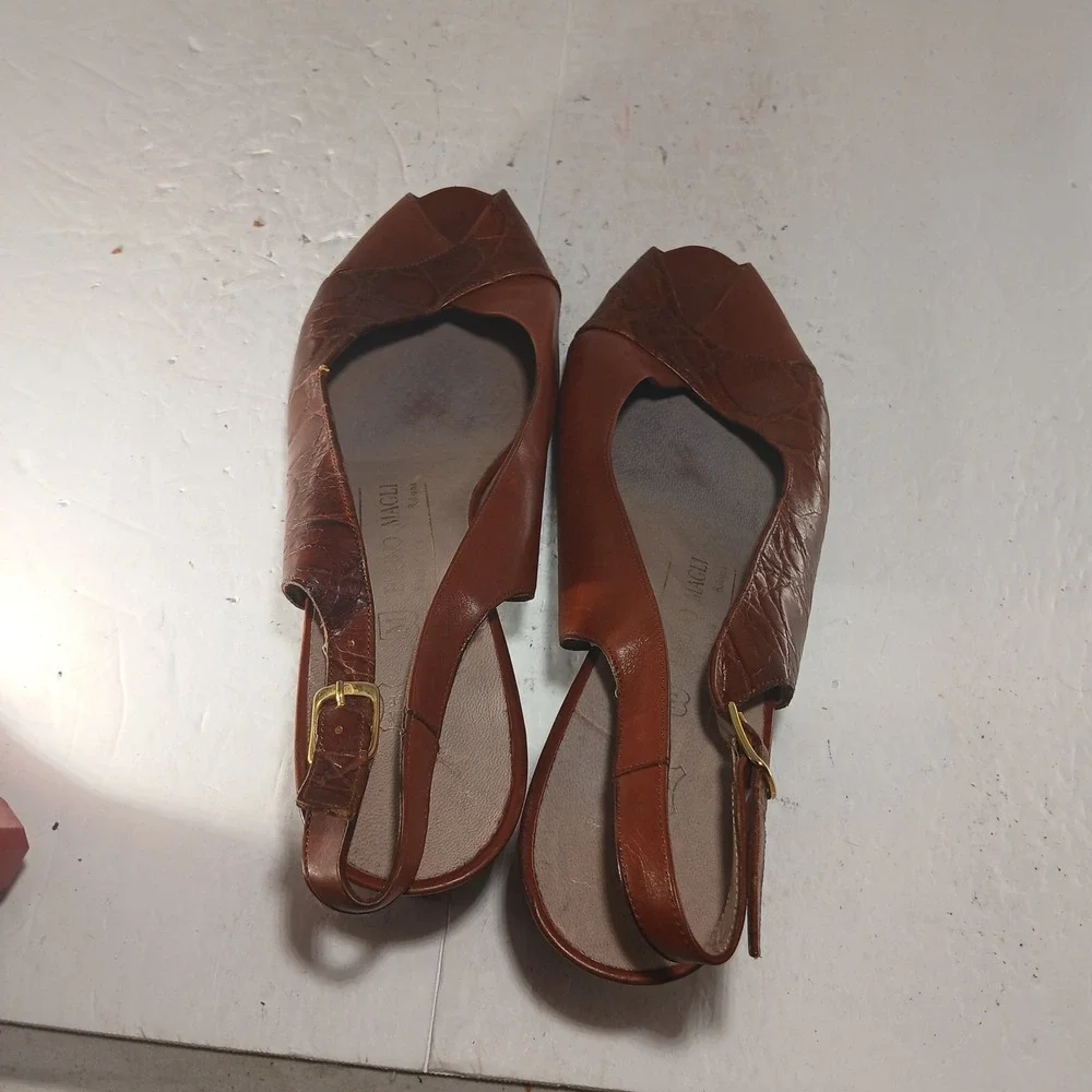 Bruno Magli Slingback Heels 8.5 AA Brown Leather Croc Peep Toe Italian Sandals